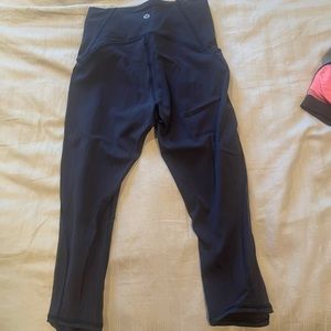 lululemon navy mesh align capri leggings